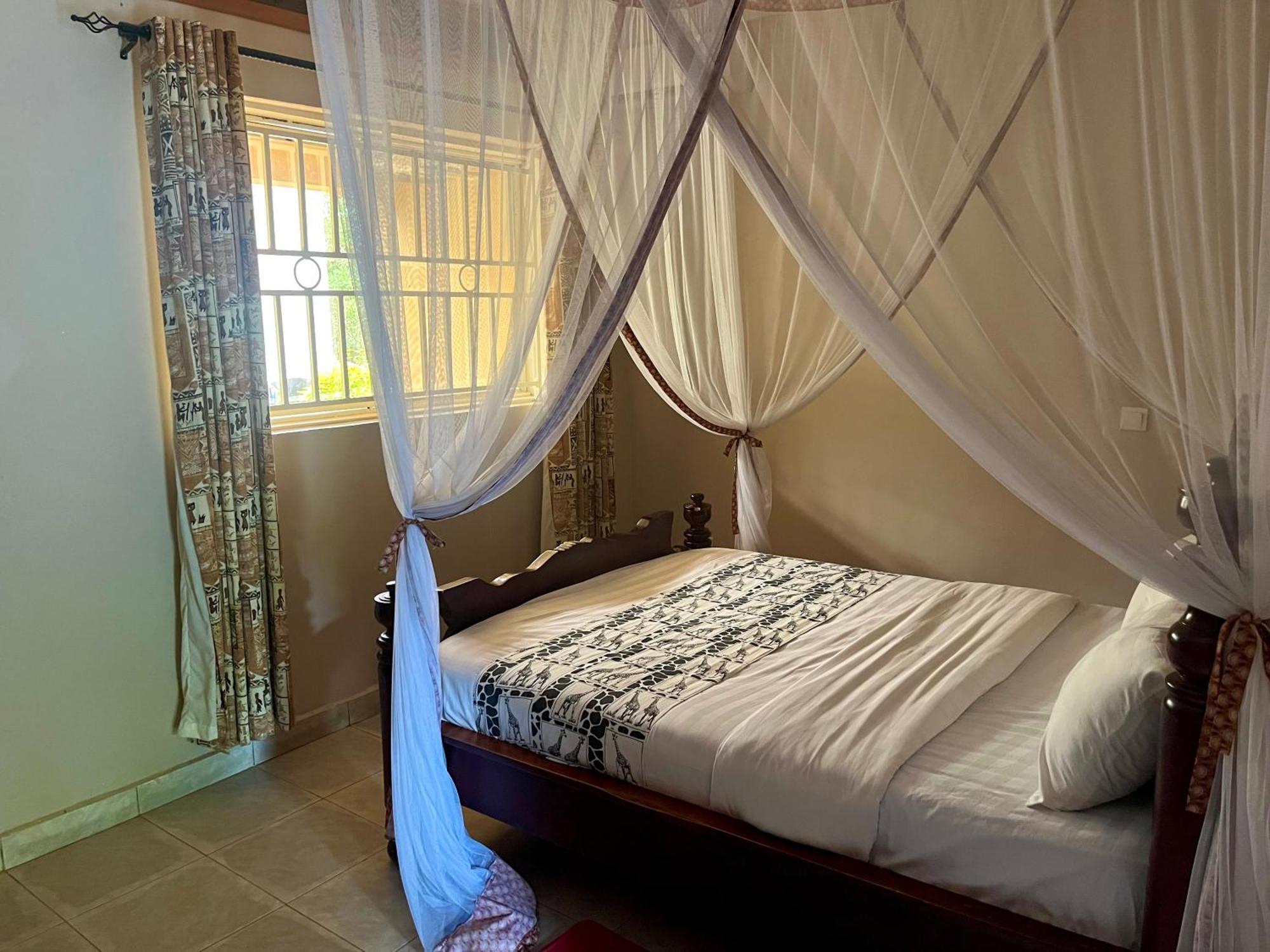 Lavic Country Resort Adjumani Bagian luar foto