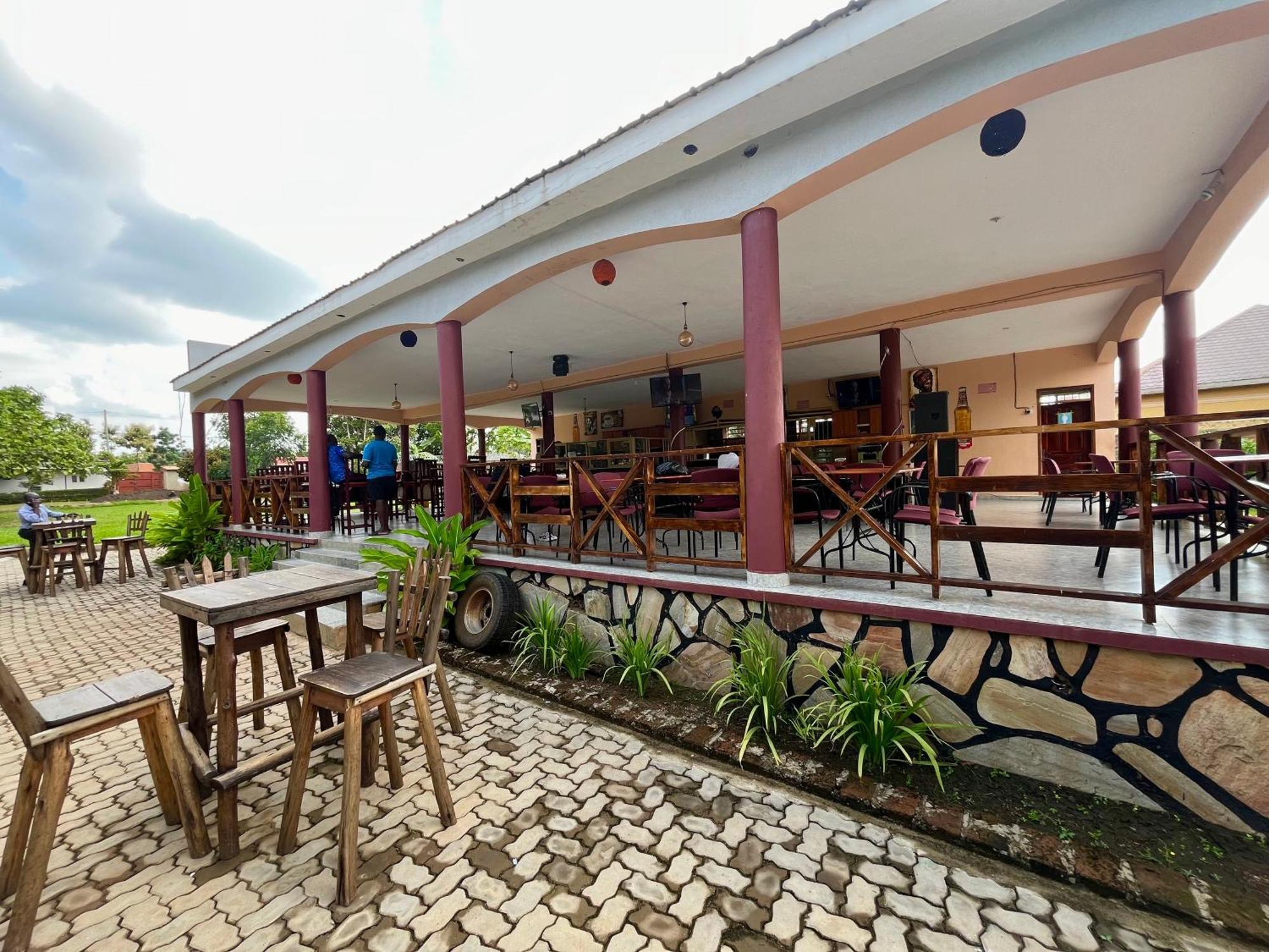 Lavic Country Resort Adjumani Bagian luar foto