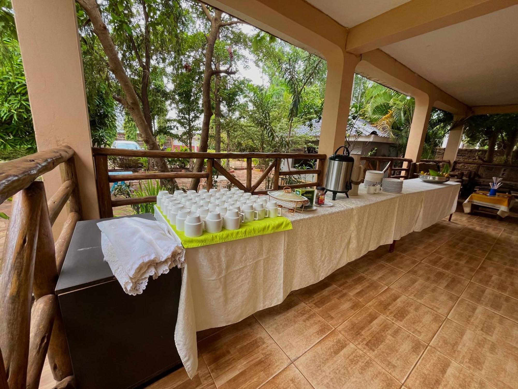 Lavic Country Resort Adjumani Bagian luar foto