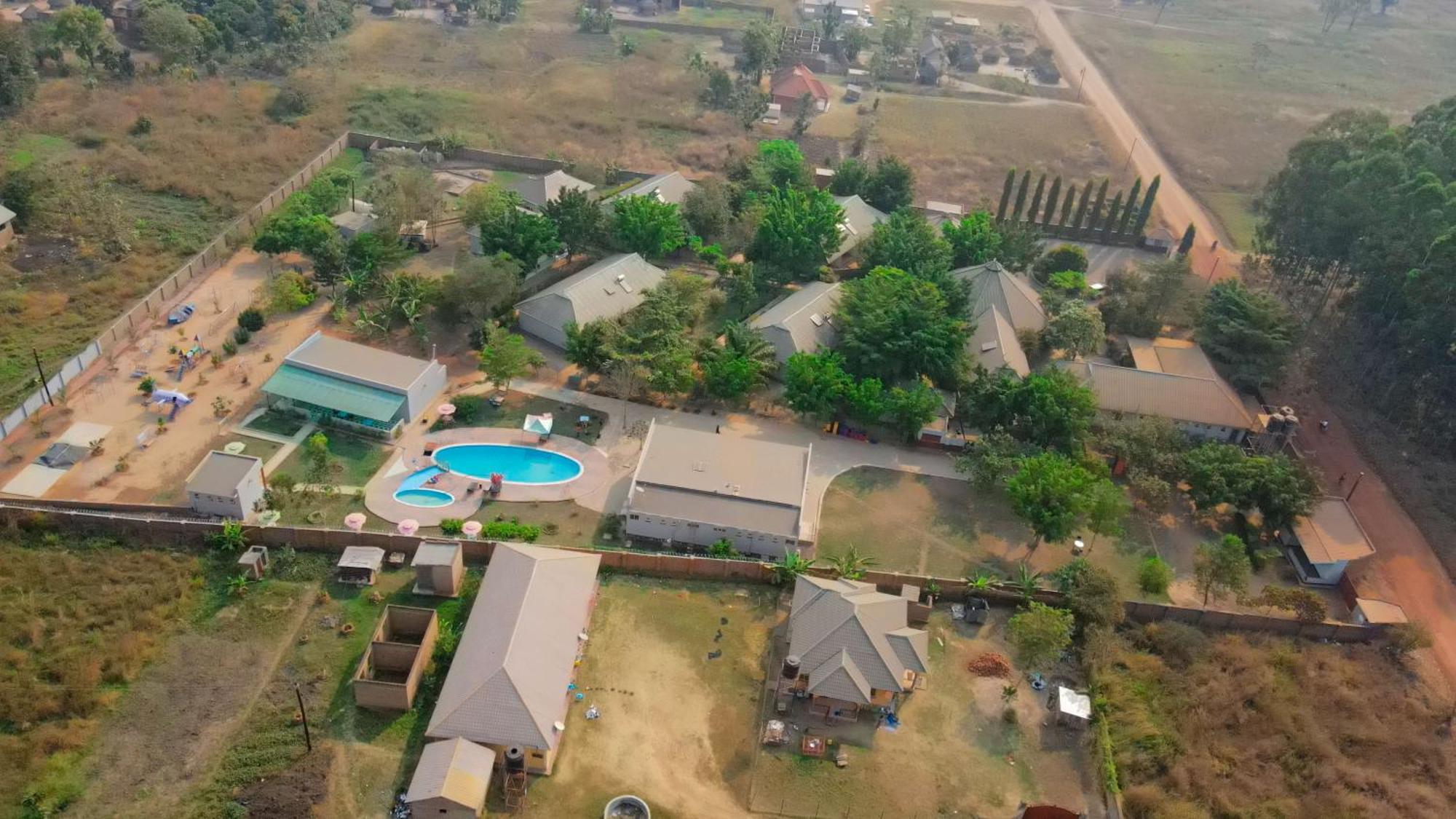 Lavic Country Resort Adjumani Bagian luar foto