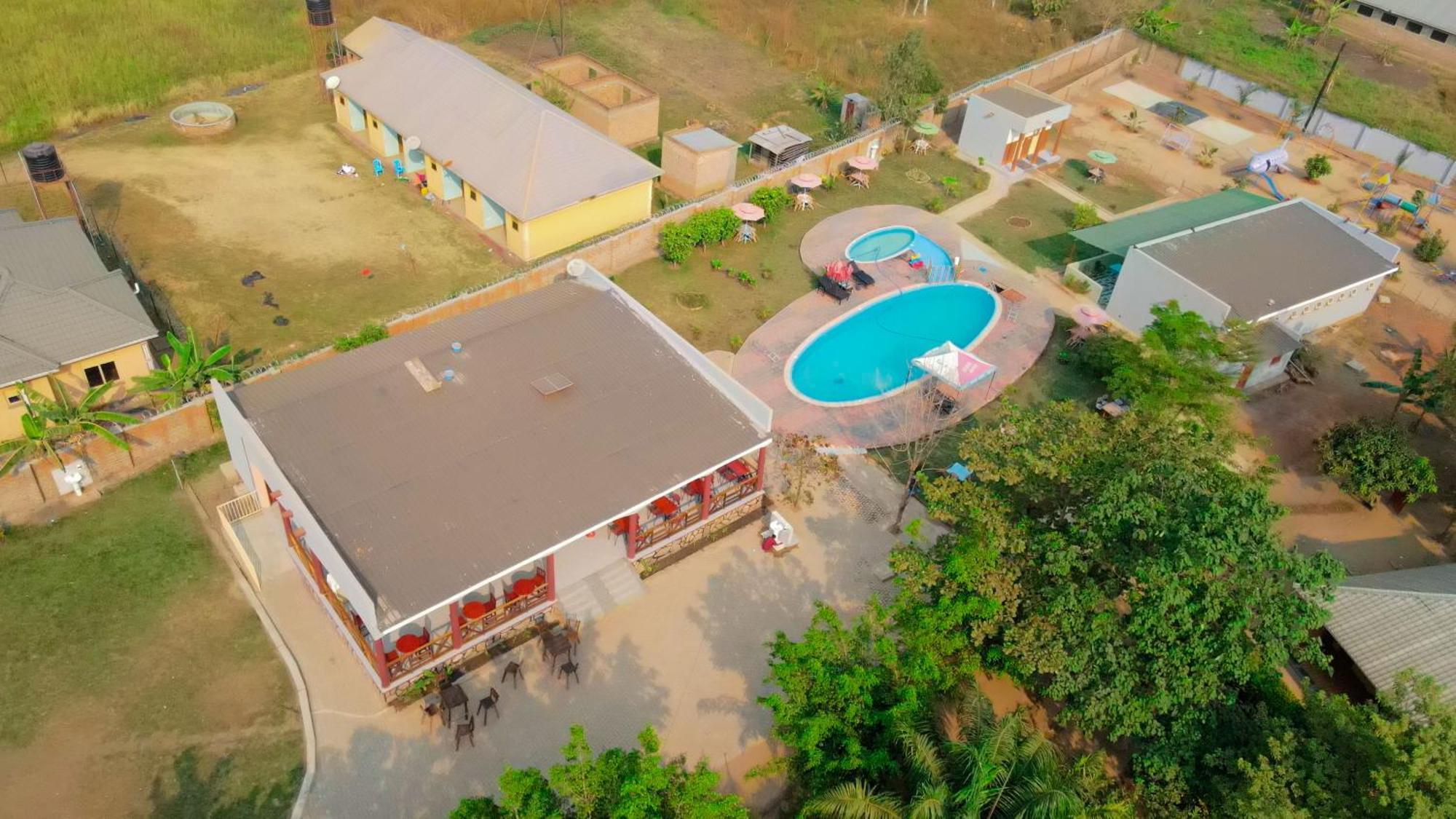 Lavic Country Resort Adjumani Bagian luar foto